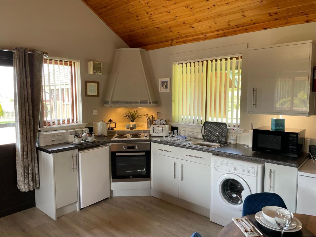 Wellsfield Farm Holiday Lodges Stirling Bagian luar foto