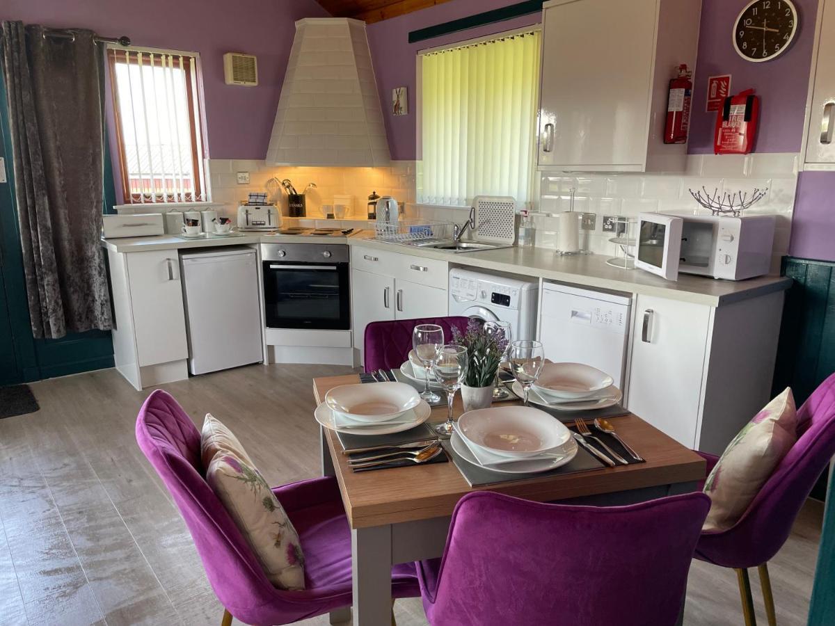 Wellsfield Farm Holiday Lodges Stirling Bagian luar foto