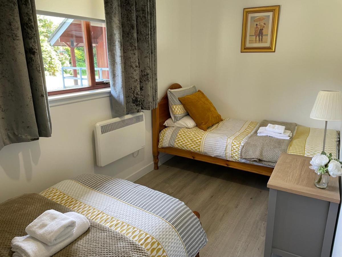 Wellsfield Farm Holiday Lodges Stirling Bagian luar foto