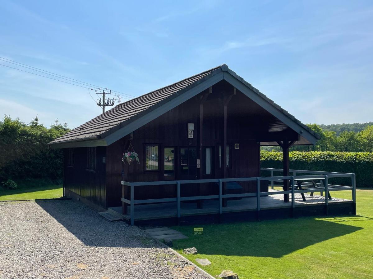 Wellsfield Farm Holiday Lodges Stirling Bagian luar foto