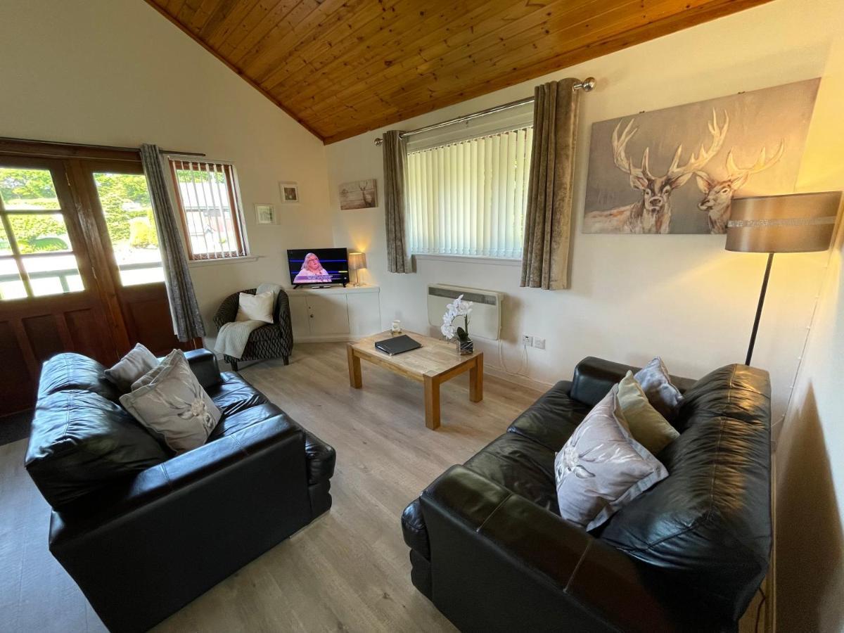 Wellsfield Farm Holiday Lodges Stirling Bagian luar foto