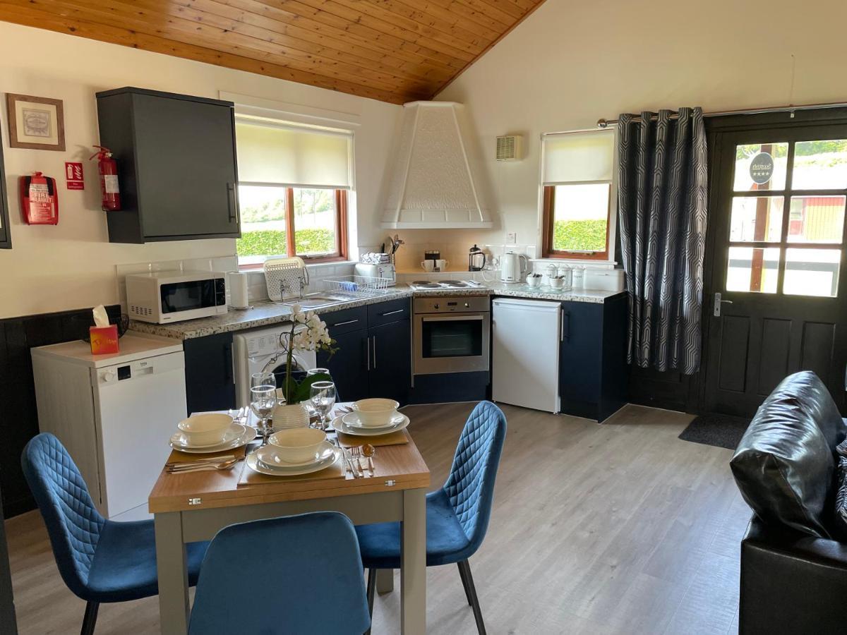 Wellsfield Farm Holiday Lodges Stirling Bagian luar foto