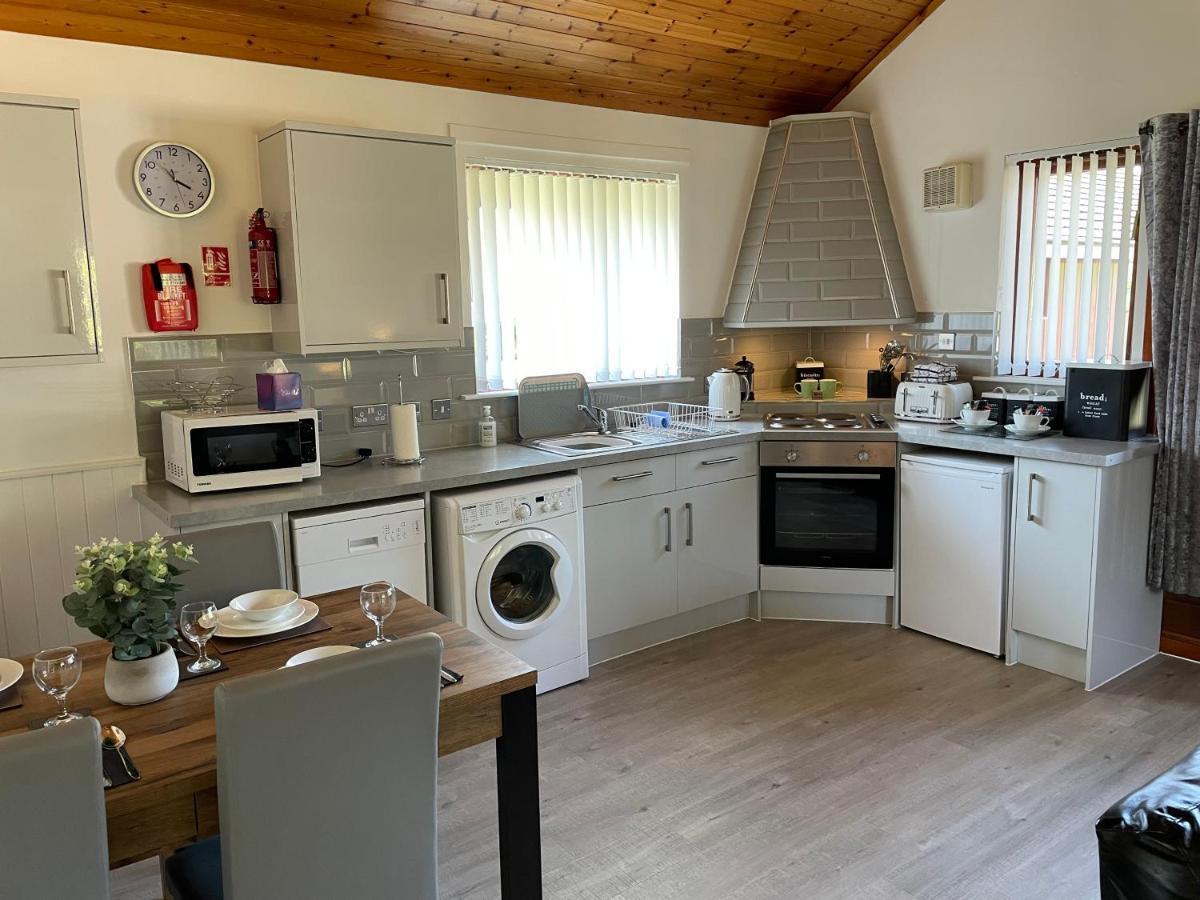Wellsfield Farm Holiday Lodges Stirling Bagian luar foto
