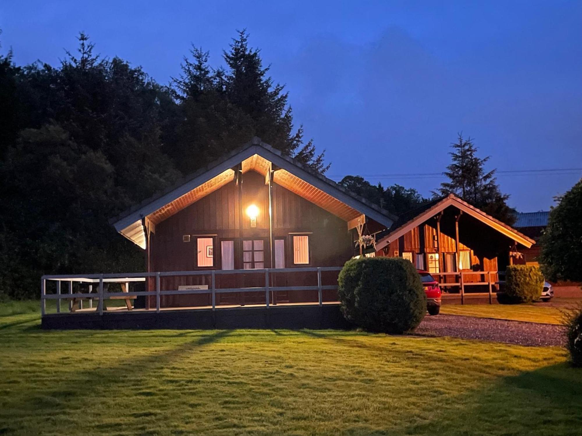 Wellsfield Farm Holiday Lodges Stirling Bagian luar foto