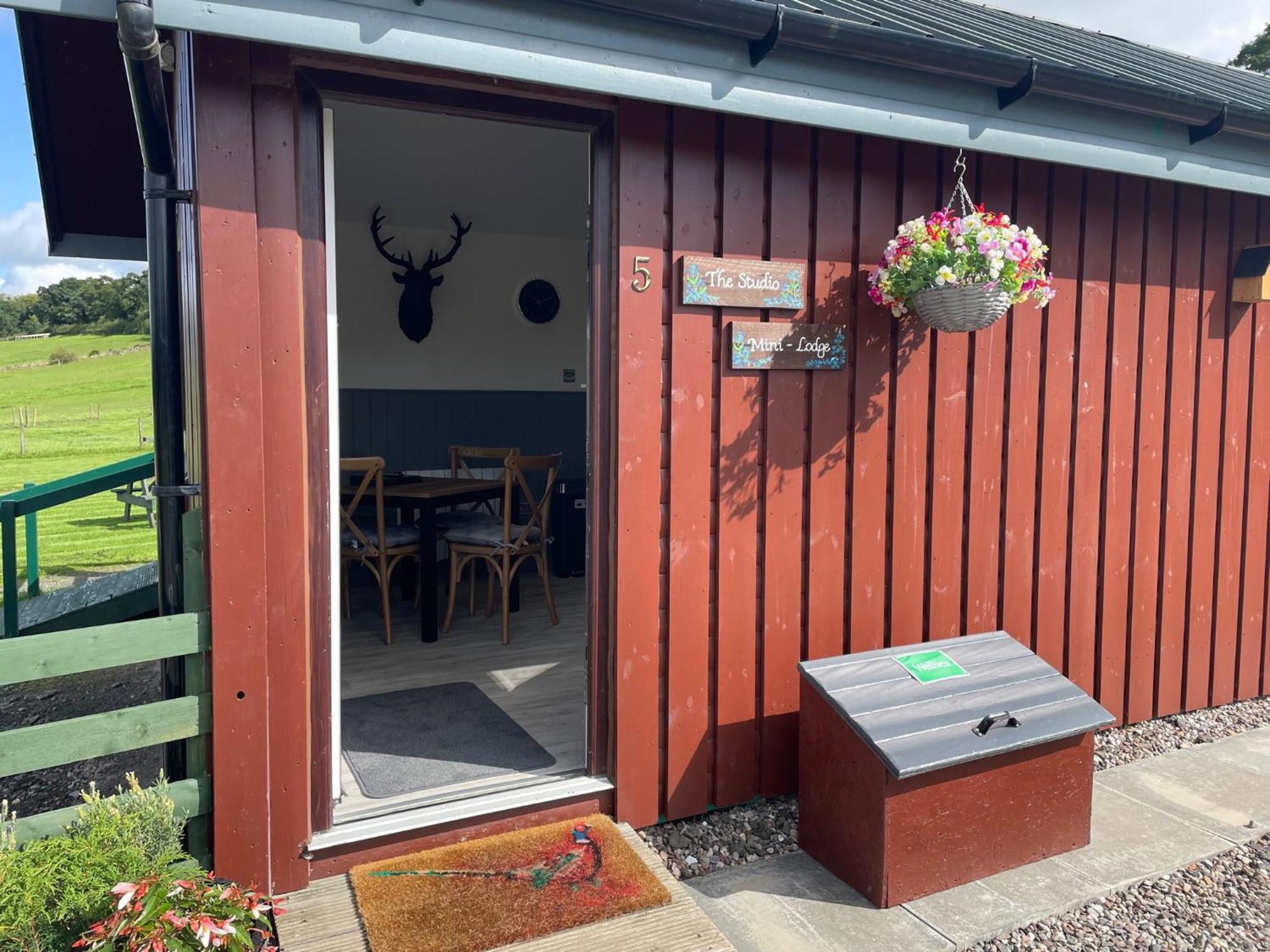Wellsfield Farm Holiday Lodges Stirling Bagian luar foto