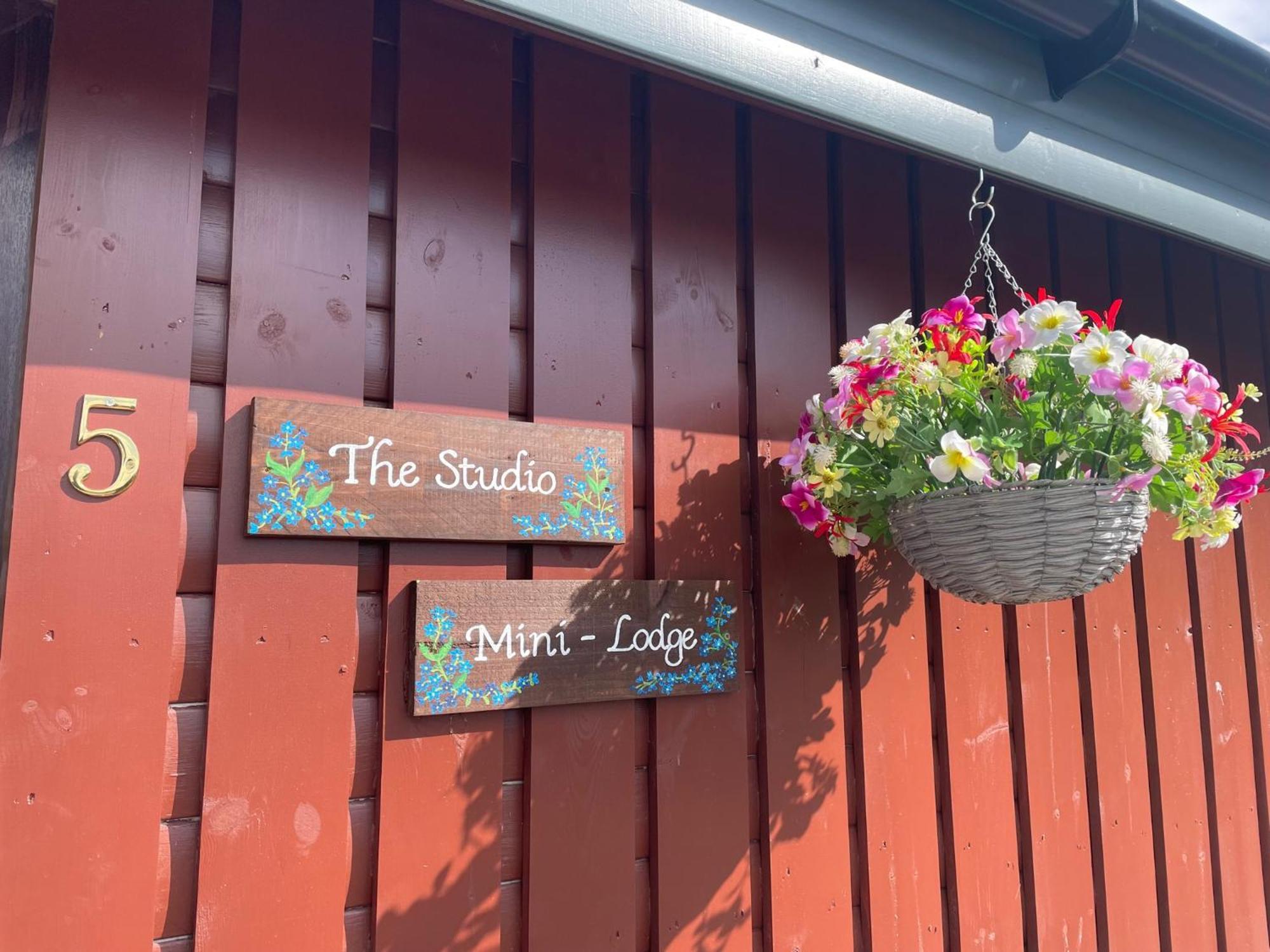 Wellsfield Farm Holiday Lodges Stirling Bagian luar foto
