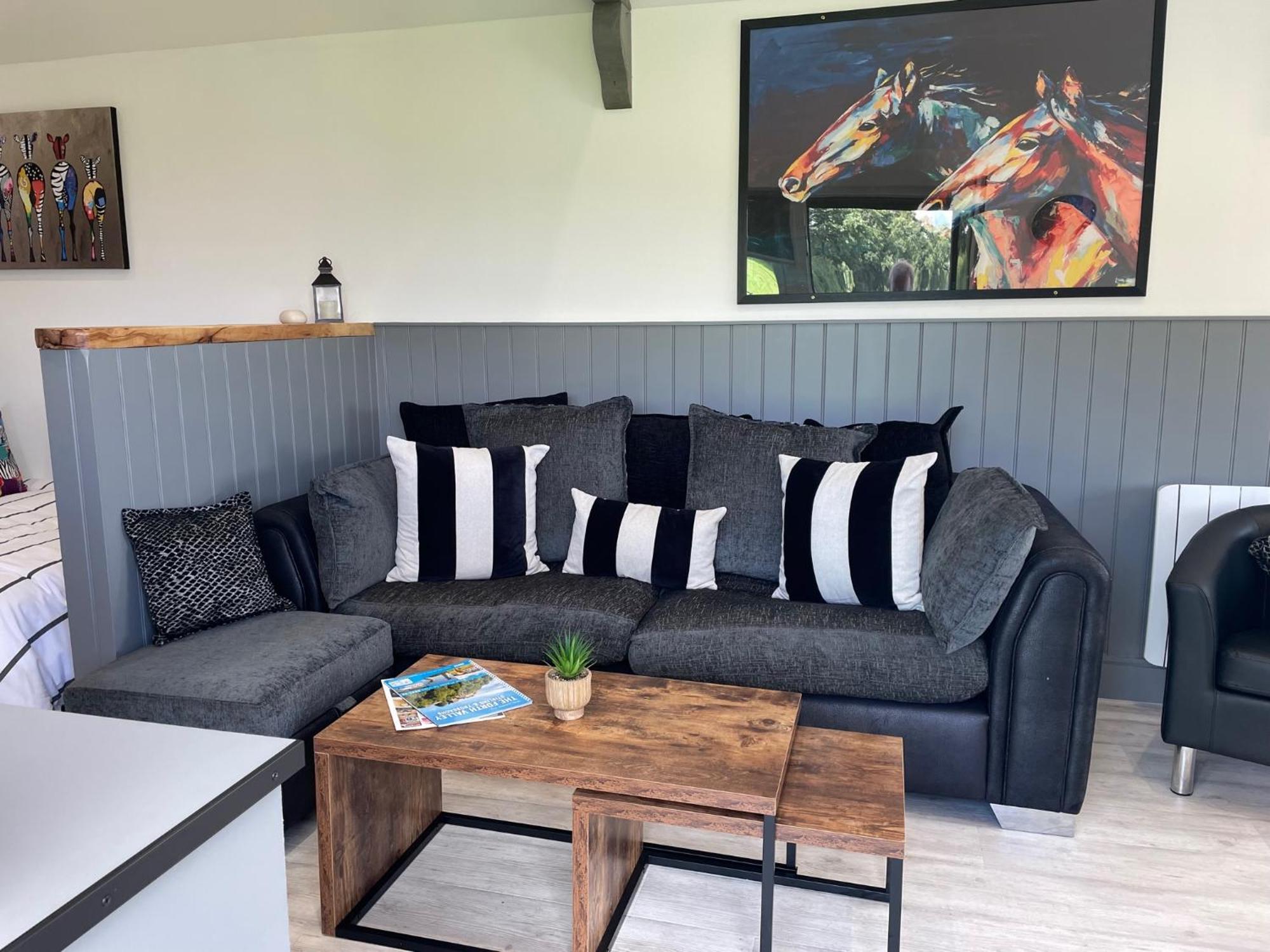 Wellsfield Farm Holiday Lodges Stirling Bagian luar foto